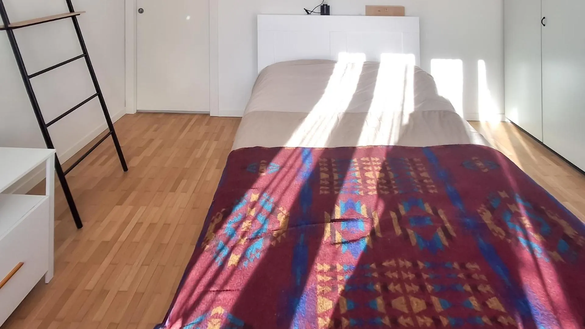 Bright Two-Bedroom Apartment Near Isola Milan Italy